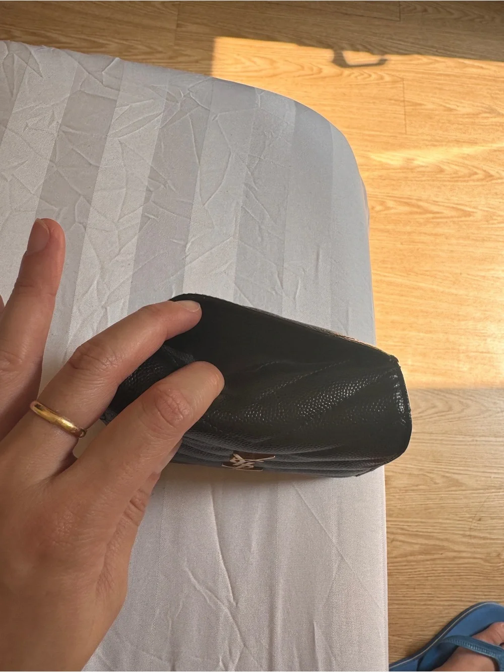 Saint Laurent Black Quilted Leather Card Case with Gold YSL Emblem - Picture 5 of 7